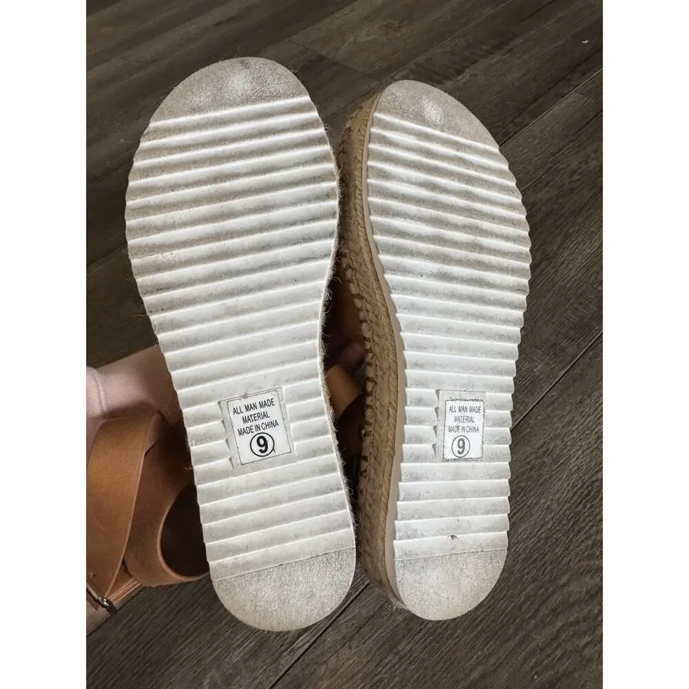 Soda Topic Open‎ Toe Platform Sandals Size 9